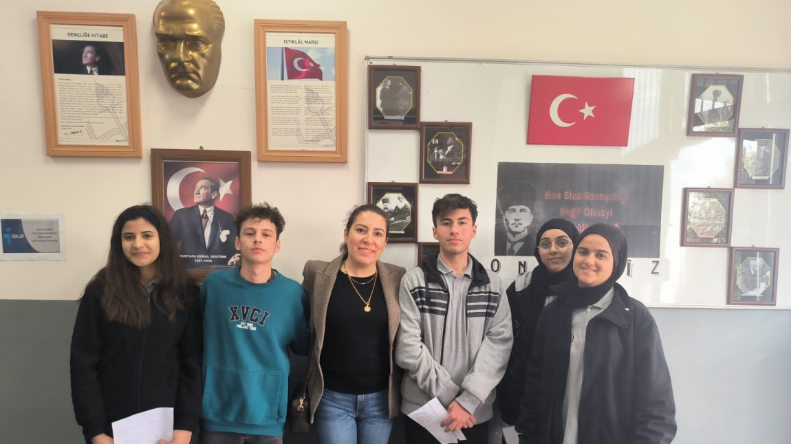 12 Mart İstiklal Marşı'nın Kabulu ve Mehmet Akif ERSOY'u Anma Günü'nde Okulumuz Öğrencileri Öğretmenleriyle Birlikte Program Hazırlamışlardır.Emeği Geçen Öğretmenlerimize Teşekkürü Bir Borç Biliriz.